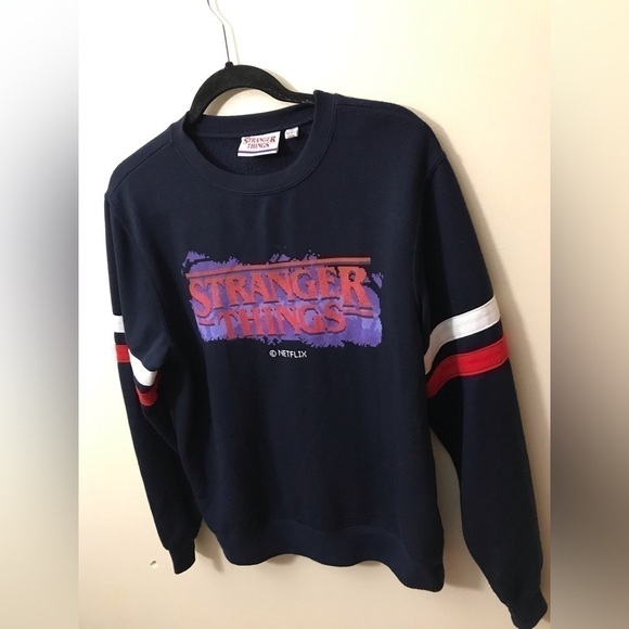 Netflix Stranger Things Fleece Crewneck Long Sleeve Soft Sweatshirt Size Medium - Picture 4 of 14